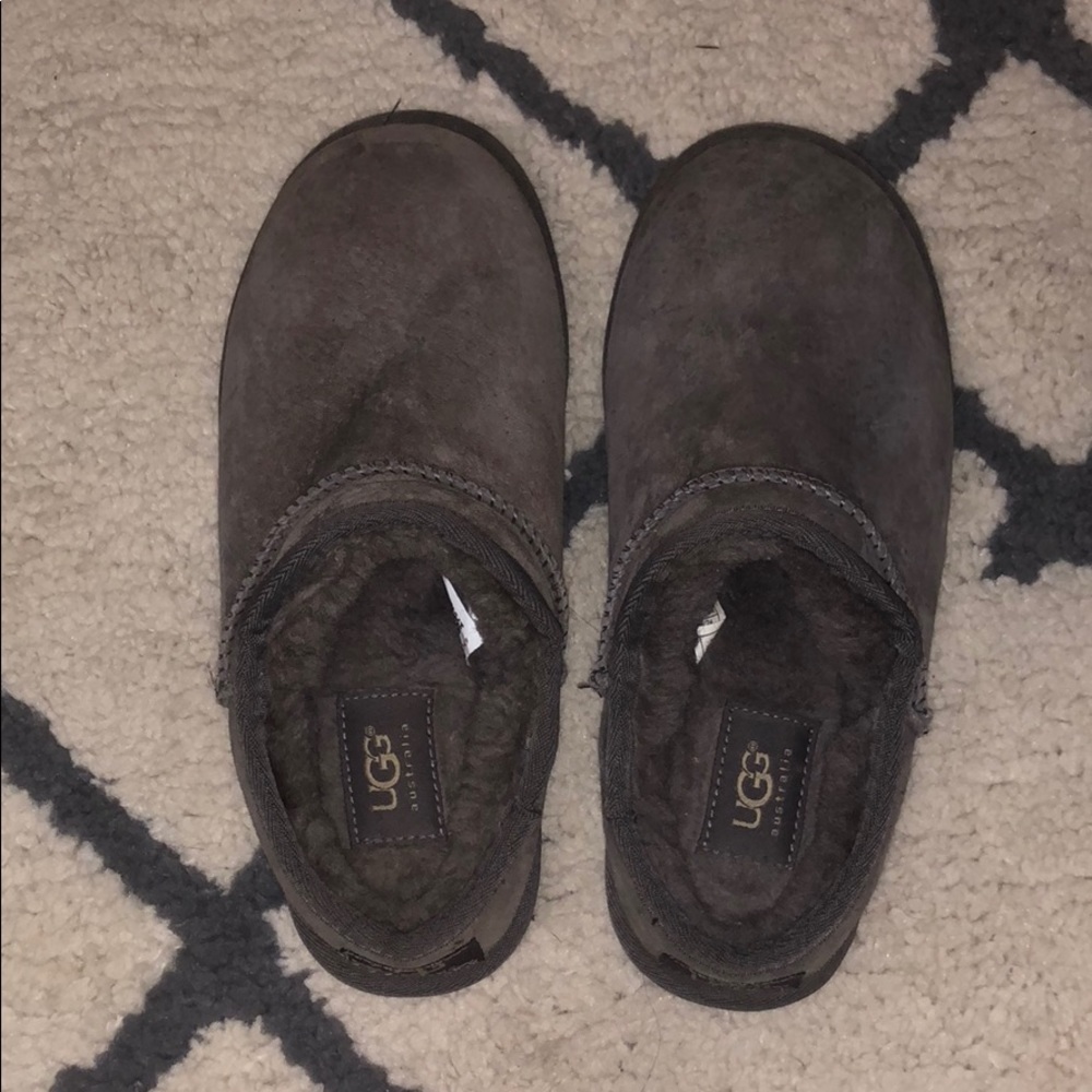 UGG slippers Size 7